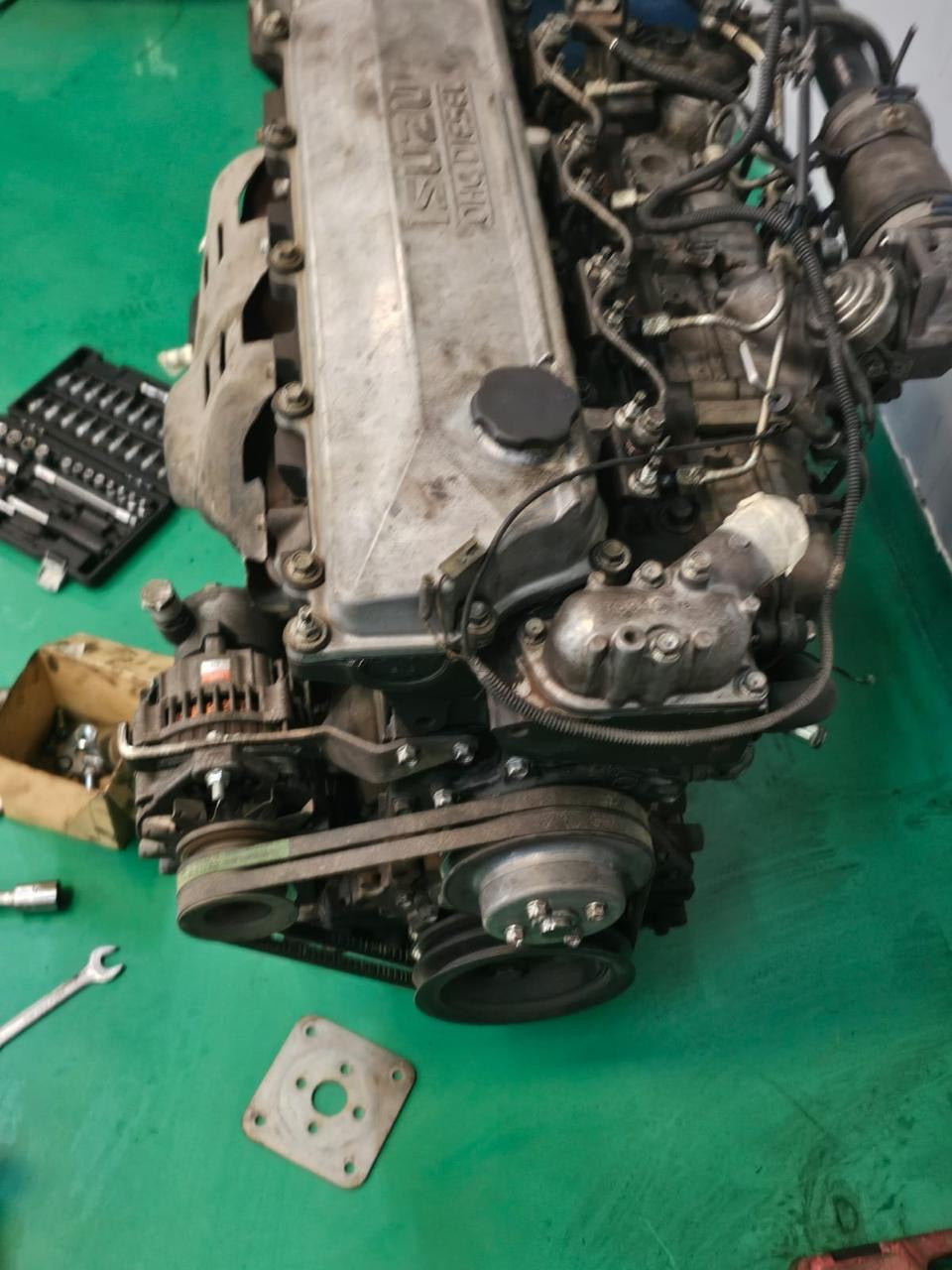 Diesel engine ISUZU 4HG1